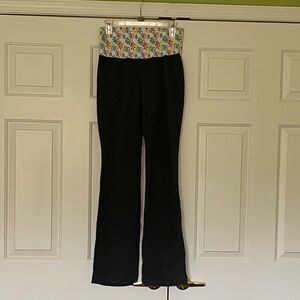 tarea by Rue21 Charcoal Grey Boot-Cut Yoga Pants with Retro Fold-Over Waistband